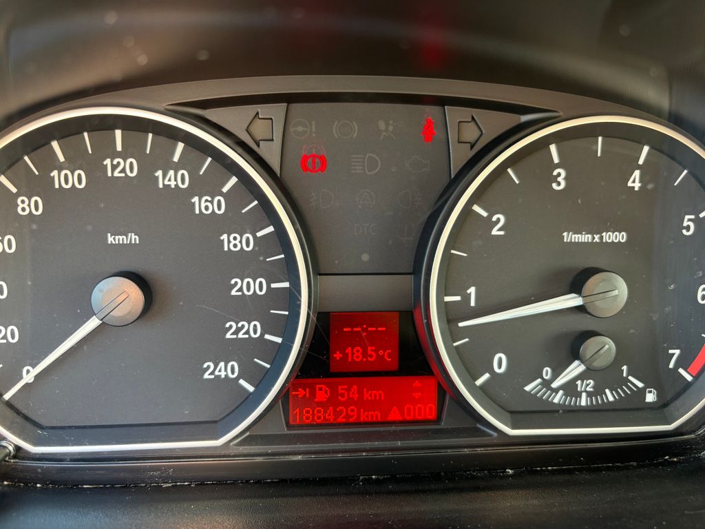 bmw-rada-1-1-6i-90kw-klima-vyhrevy - 8