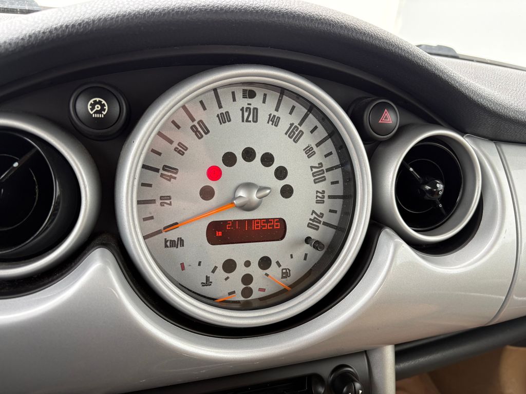 mini-cooper-1-6i-85kw-klima-vyhrevy - 7