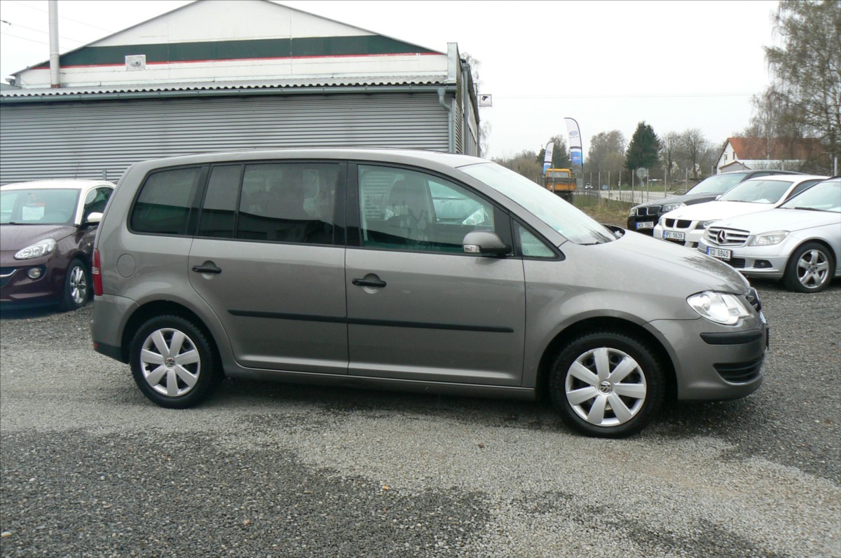 volkswagen-touran-1-9-tdi - 1