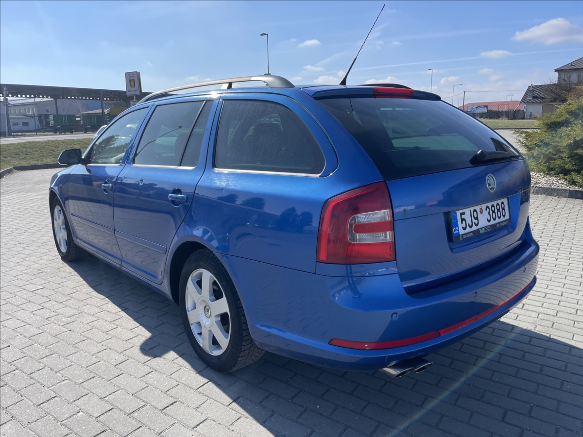 skoda-octavia-2-0-tdi-rs-125kw-prav-servis-bmn - 2