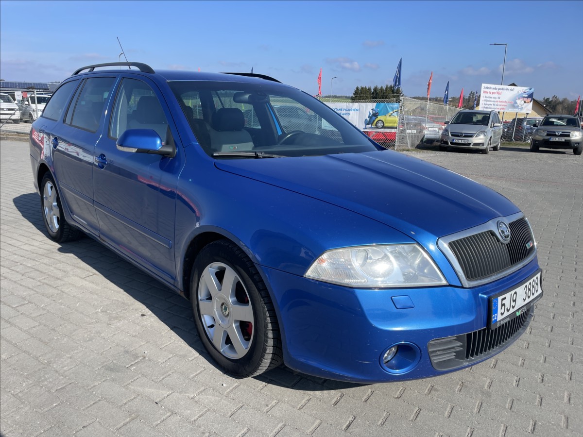 skoda-octavia-2-0-tdi-rs-125kw-prav-servis-bmn - 5