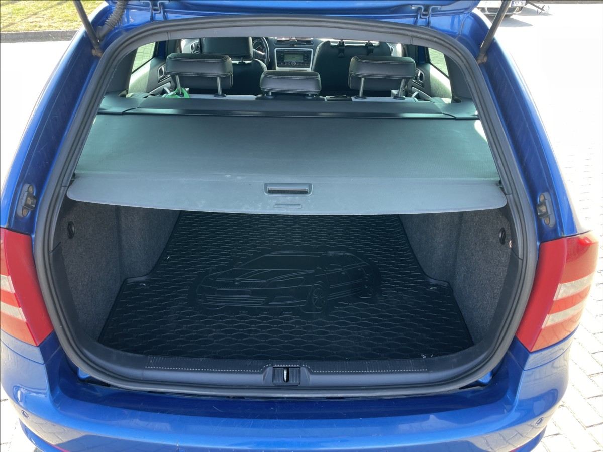 skoda-octavia-2-0-tdi-rs-125kw-prav-servis-bmn - 8