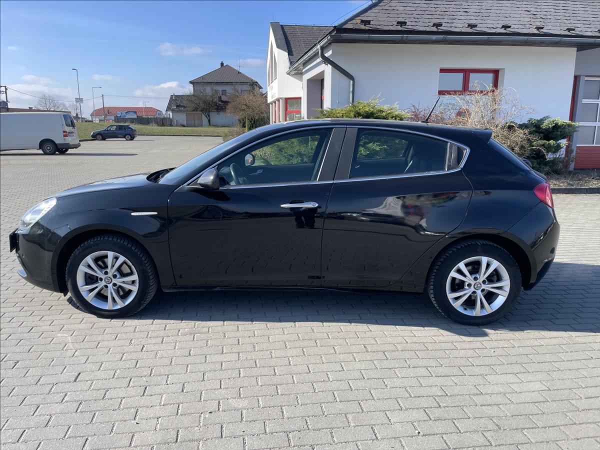 alfa-romeo-giulietta-1-4-i-16v-turbo-110kw-xenon-odp-dph - 1