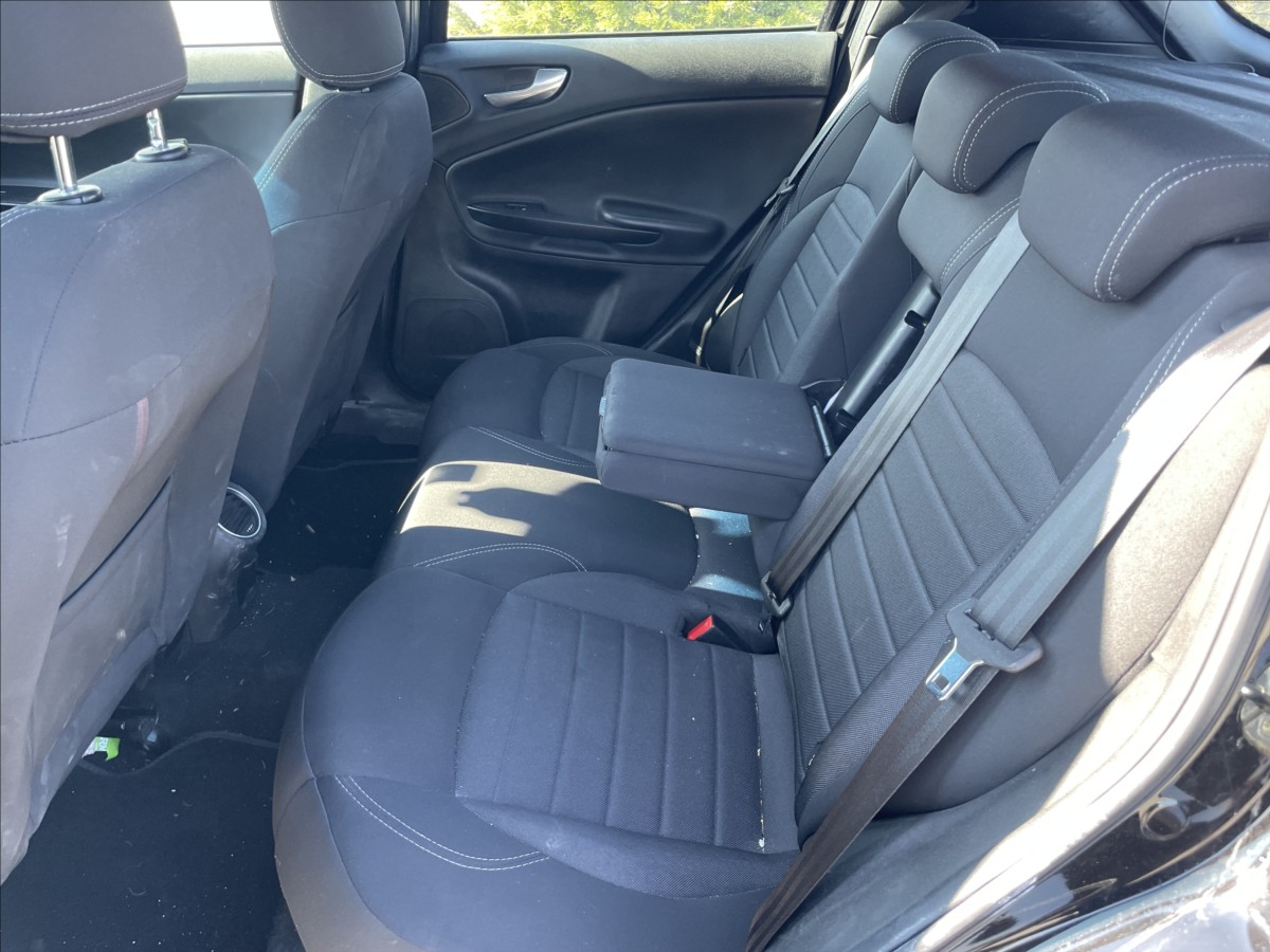 alfa-romeo-giulietta-1-4-i-16v-turbo-110kw-xenon-odp-dph - 7