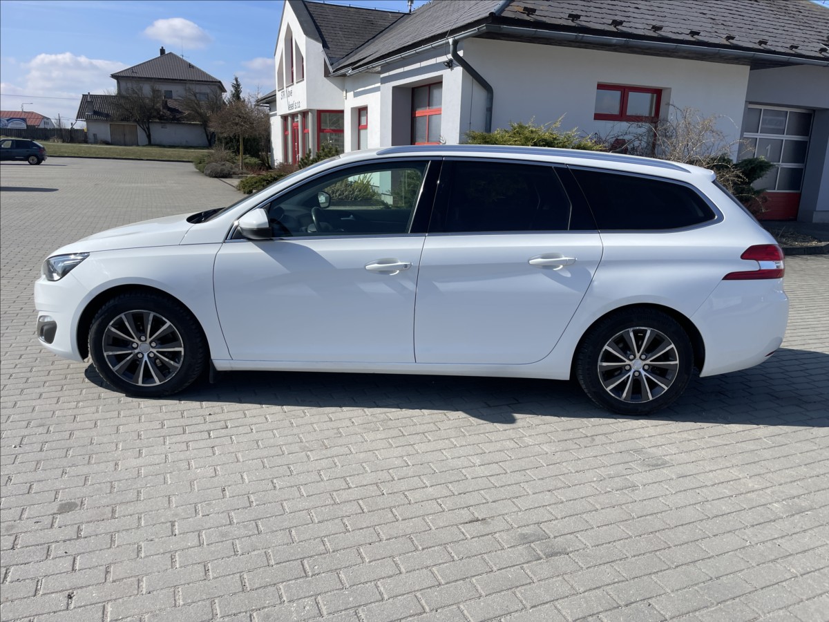 peugeot-308-1-6-bhdi-88kw-allure-led-gps-po-rozvodech-a-stk - 1