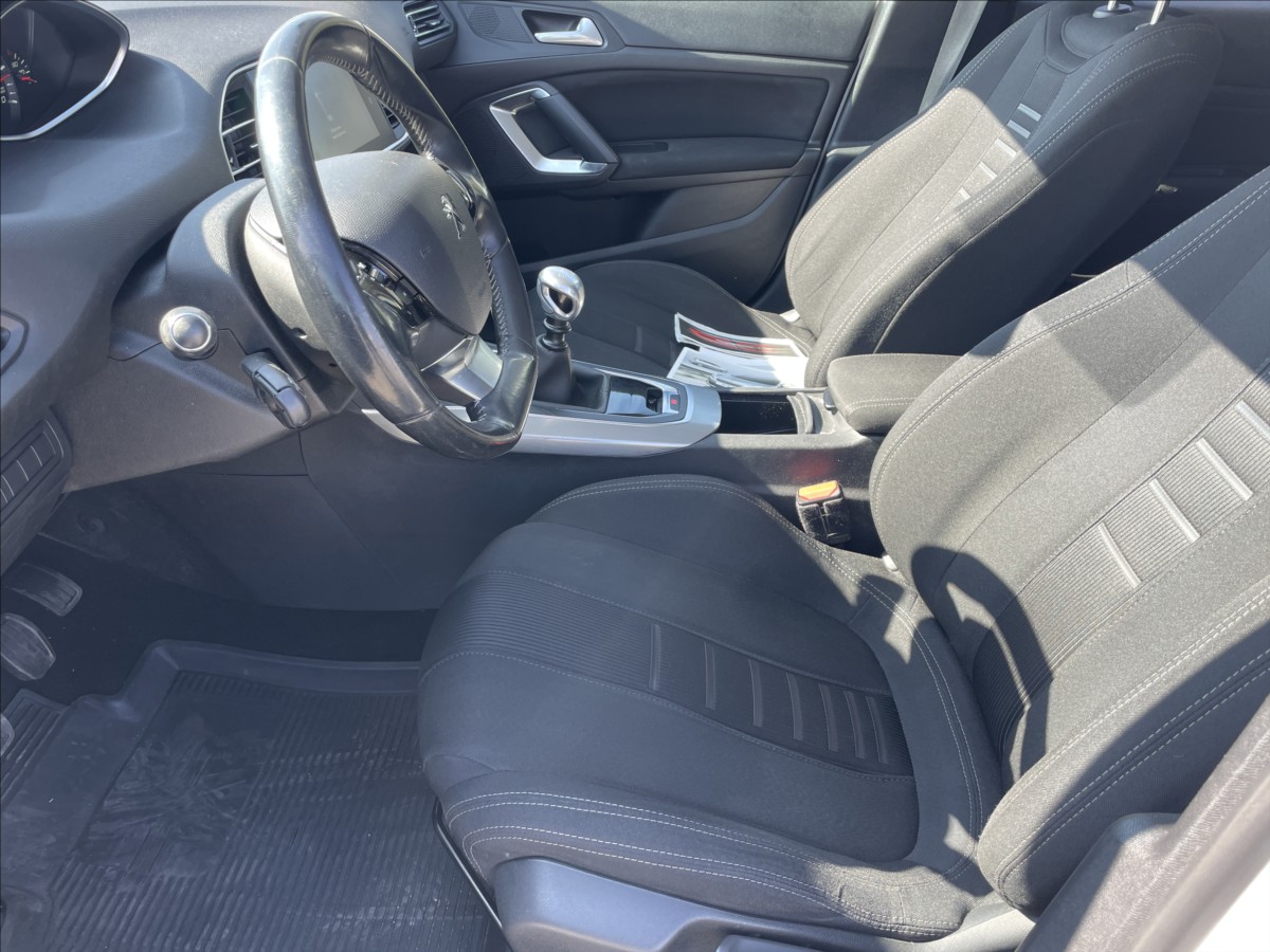 peugeot-308-1-6-bhdi-88kw-allure-led-gps-po-rozvodech-a-stk - 6