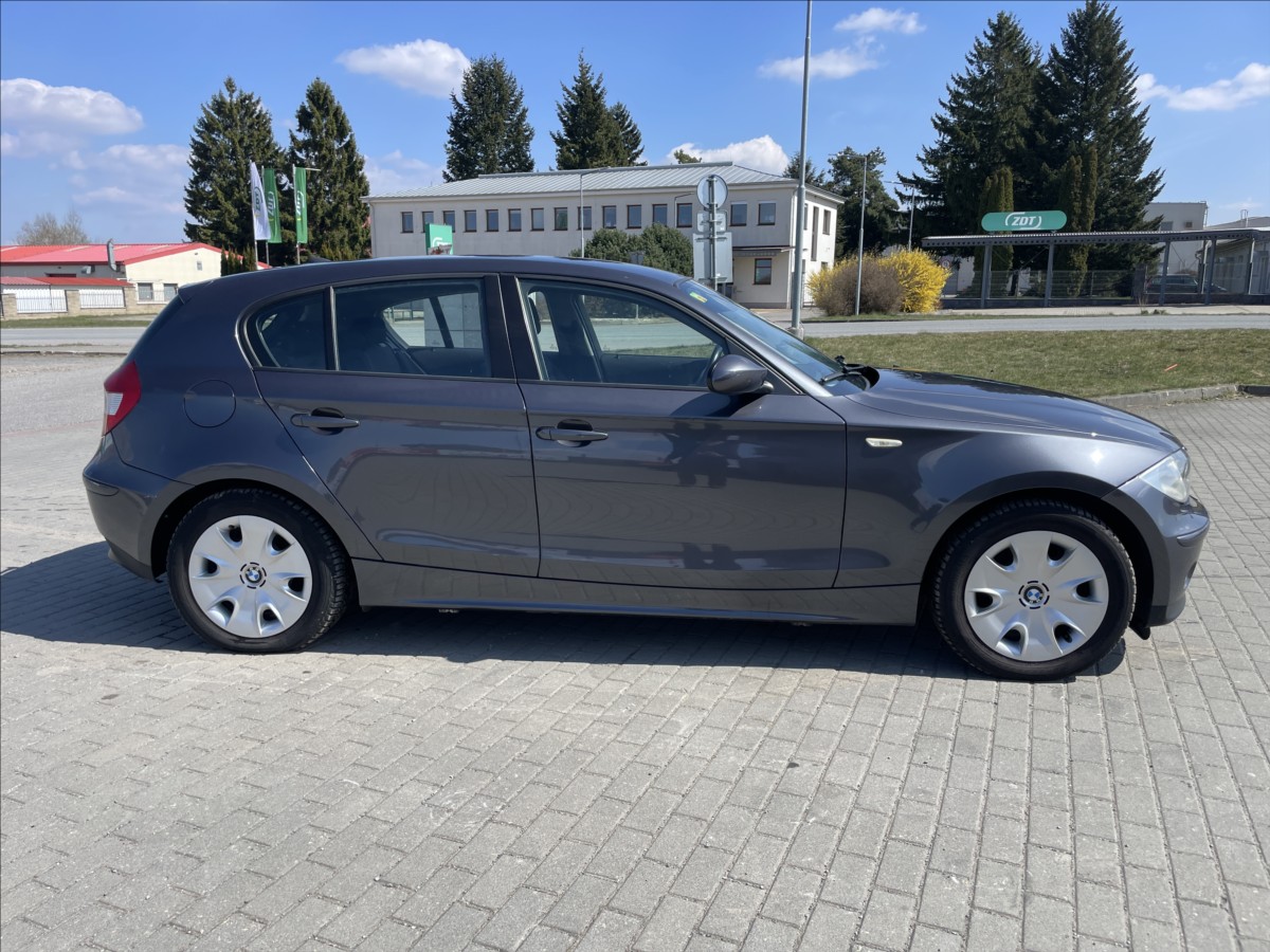 bmw-rada-1-1-6-i-85kw-klimatronic-vyhrev - 4