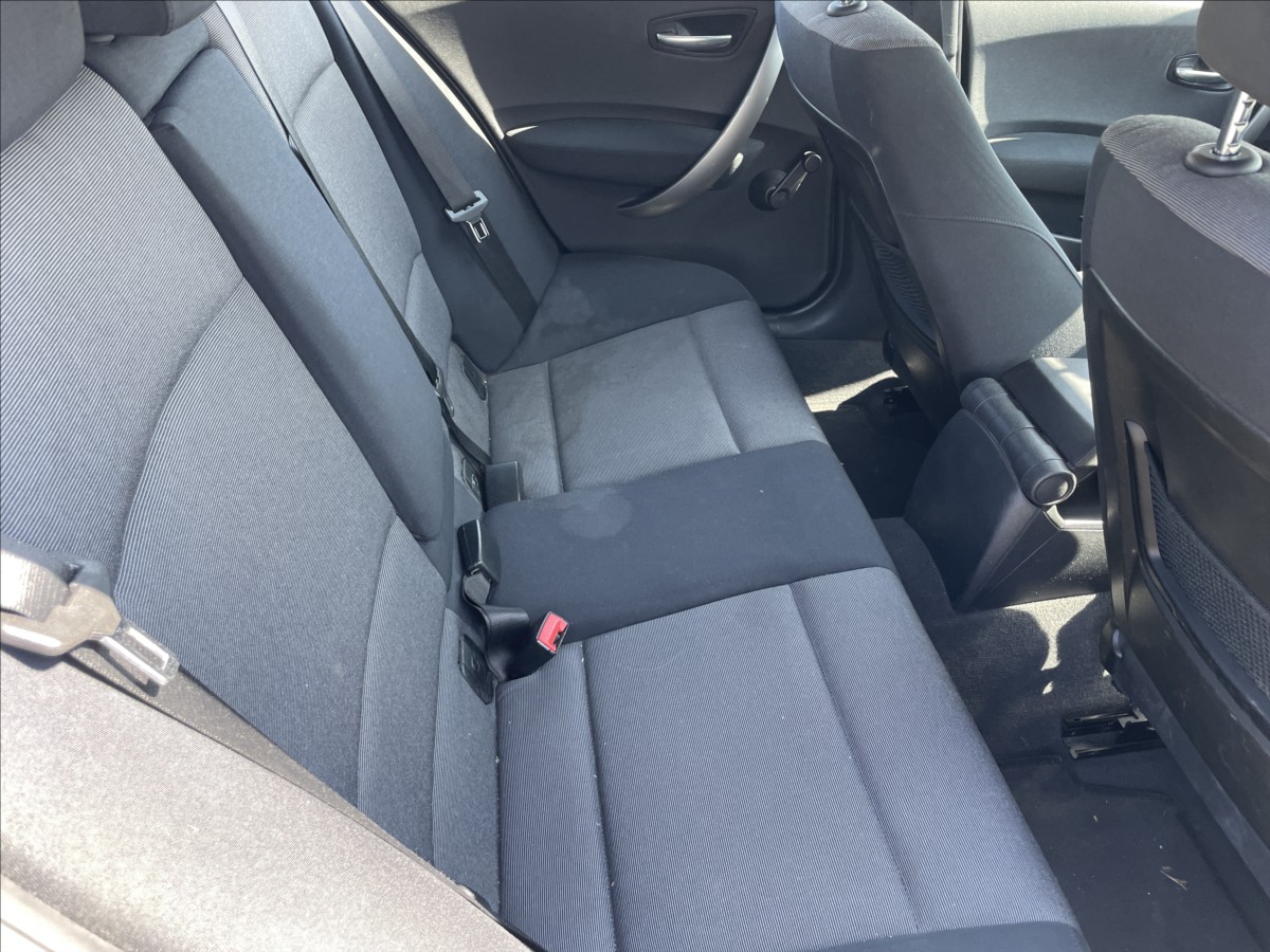 bmw-rada-1-1-6-i-85kw-klimatronic-vyhrev - 9