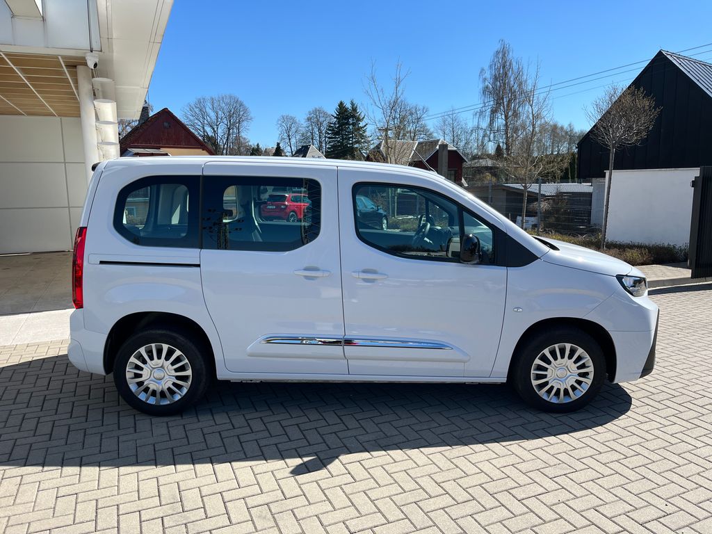 toyota-proace-city-verso-1-5-d-100k-passenger-business - 6