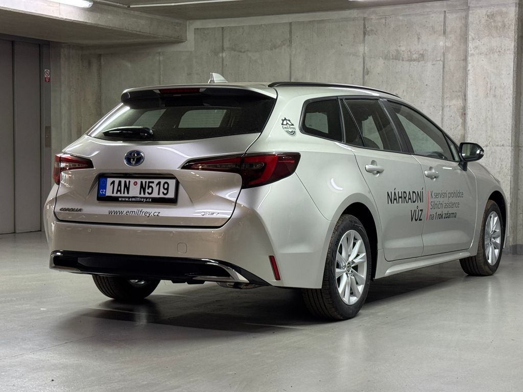 toyota-corolla-1-8-hybrid-ts-comfort-tech - 4