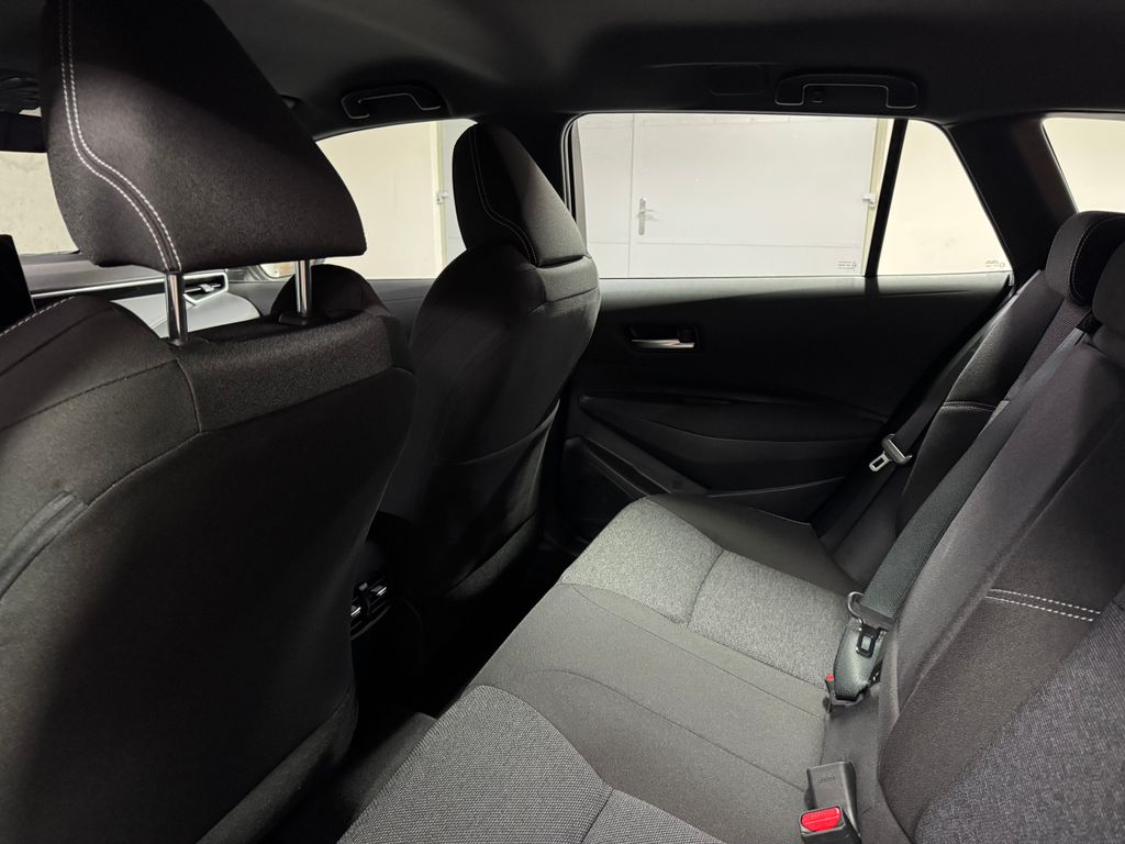 toyota-corolla-1-8-hybrid-ts-comfort-tech - 9