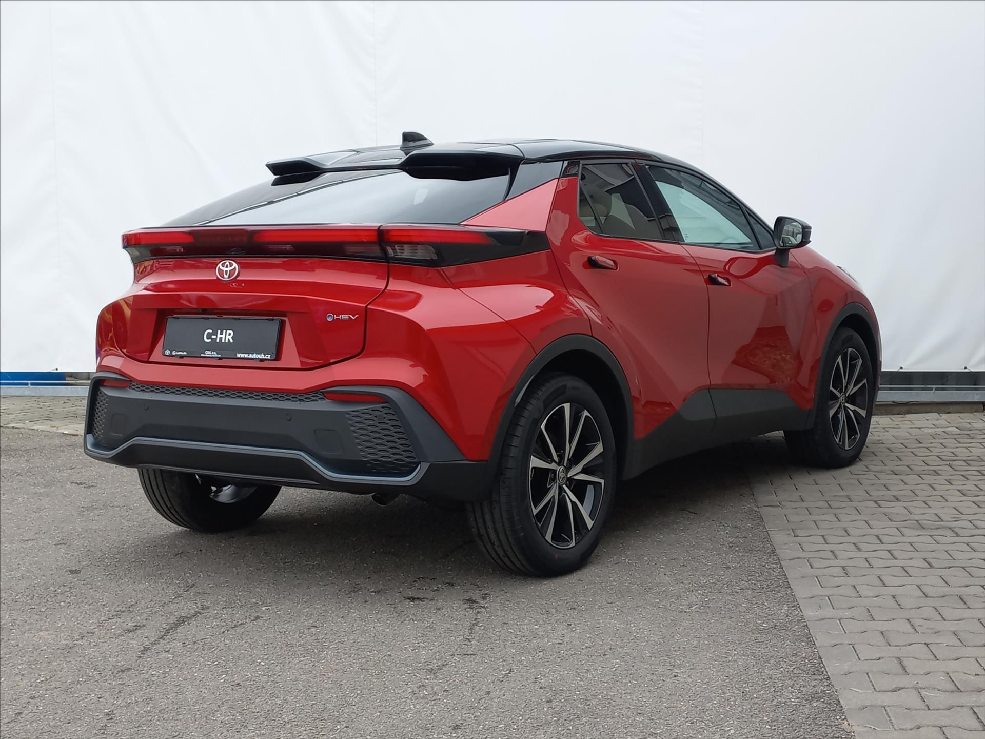 toyota-c-hr-2-0-hybrid-e-cvt-198k-style - 2