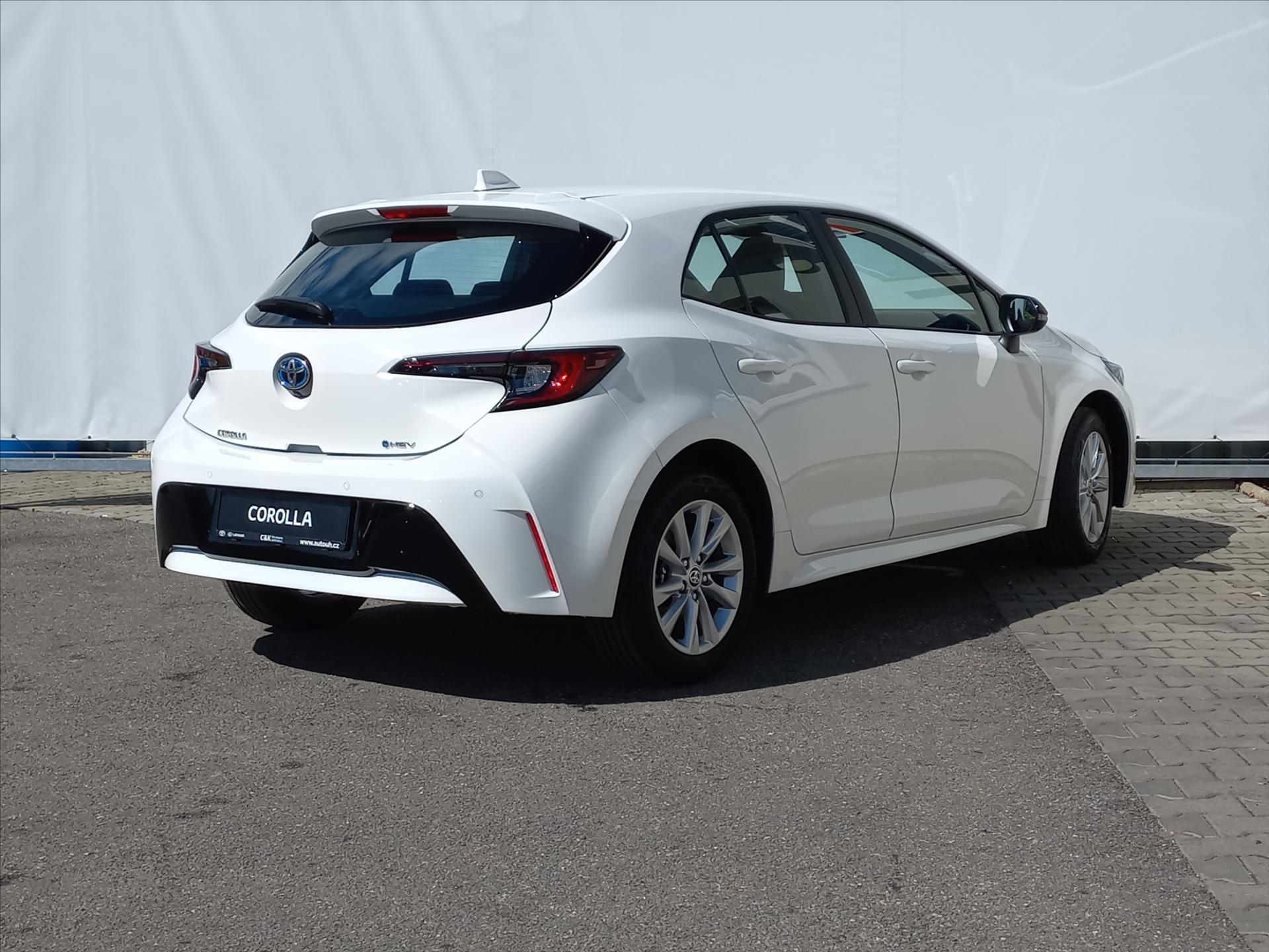 toyota-corolla-1-8-hybrid-e-cvt-140k-hb-limited-edition-comfort - 2