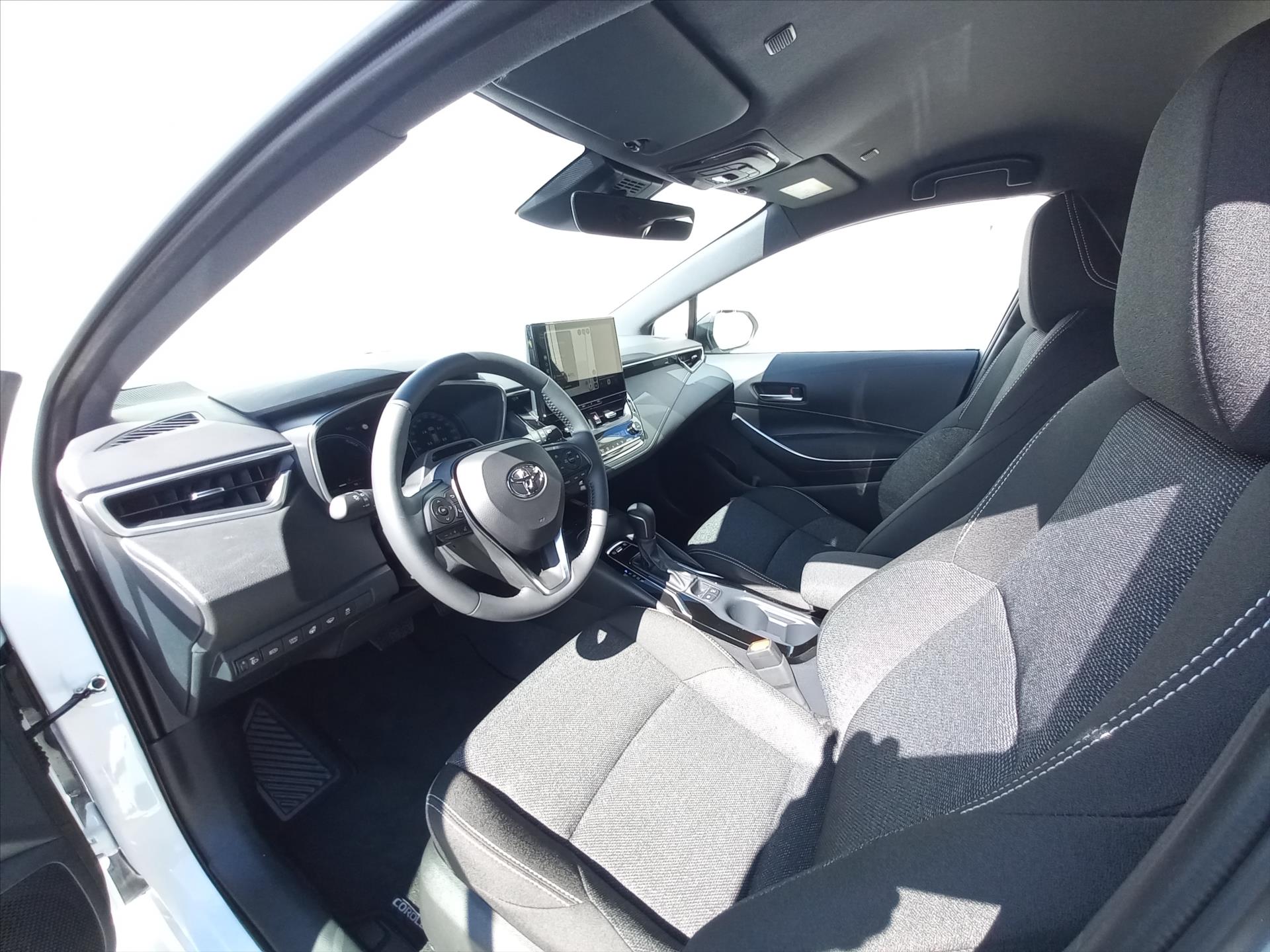toyota-corolla-1-8-hybrid-e-cvt-140k-hb-limited-edition-comfort - 8
