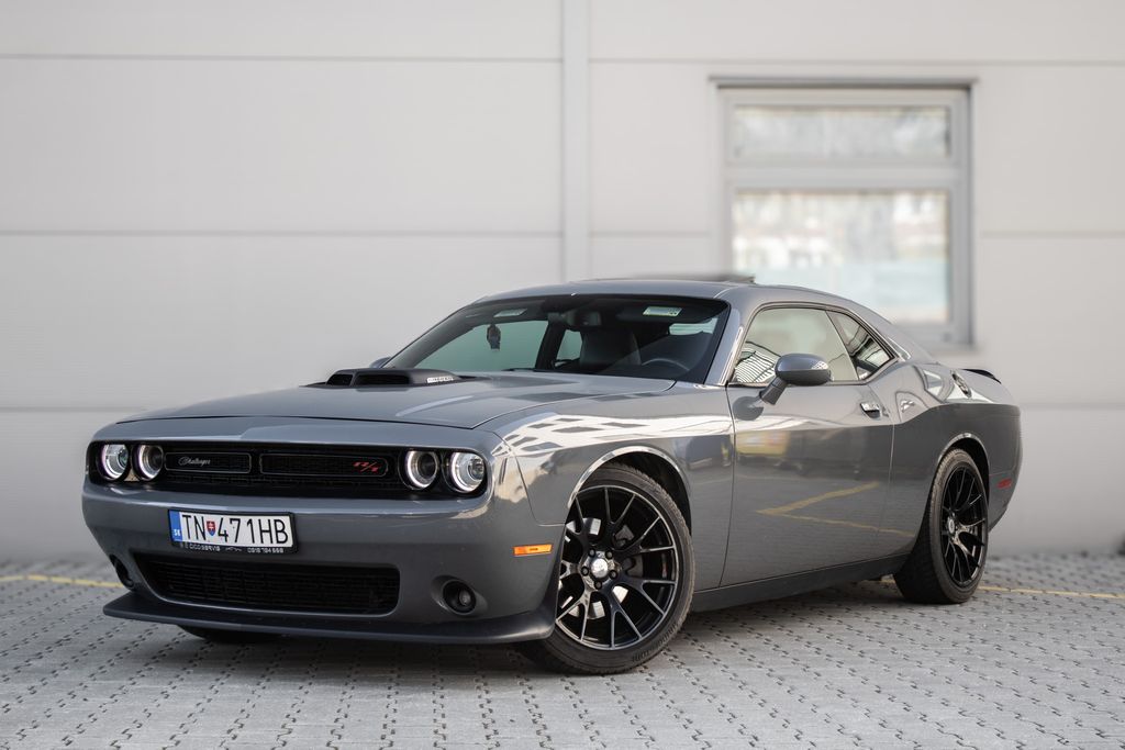 Dodge Challenger 5.7 HEMI SHAKER / MT / LSD / H