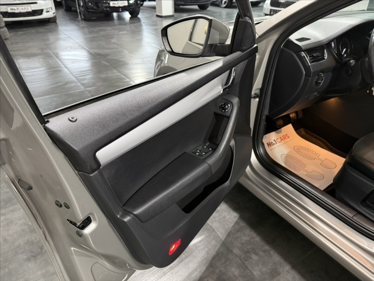 skoda-octavia-2-0-tdi-style-bi-xen-tazne - 6