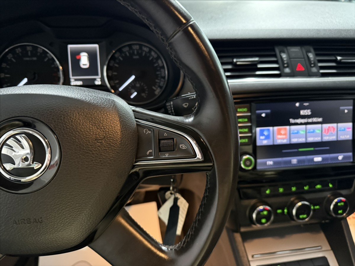 skoda-octavia-2-0-tdi-style-bi-xen-tazne - 9