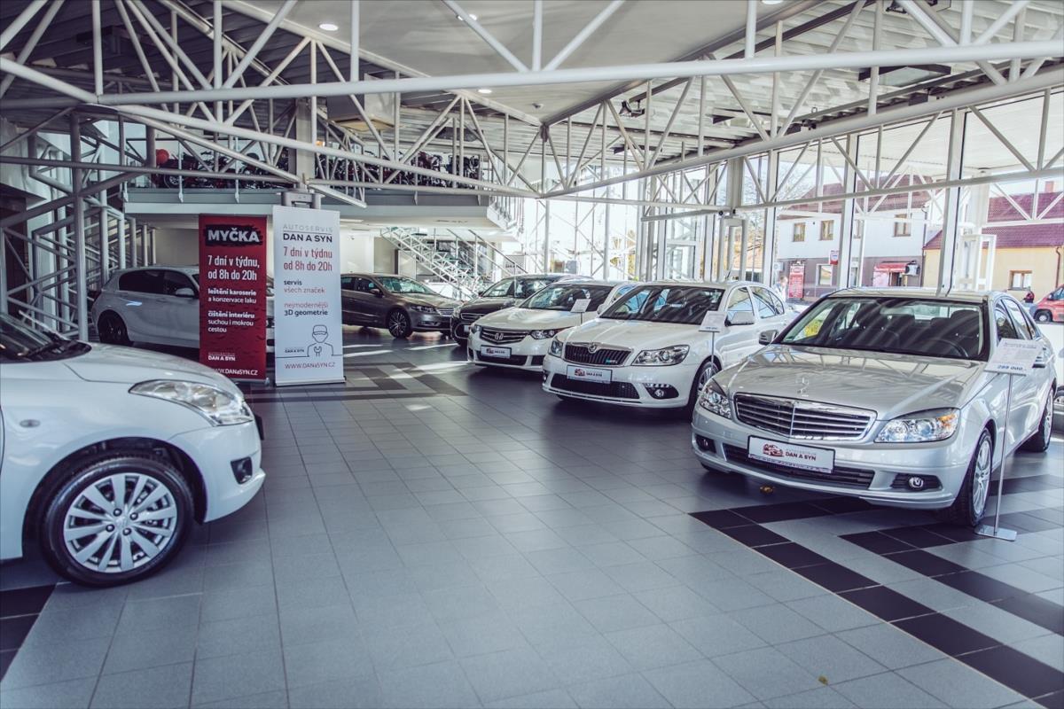 peugeot-2008-1-2-i-allure-1-maj-cz-76-200km - 8