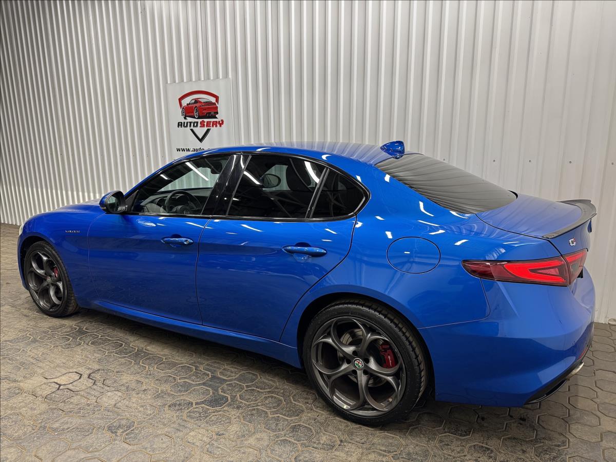alfa-romeo-giulia-206kw-q4-veloce-1-majitel - 4
