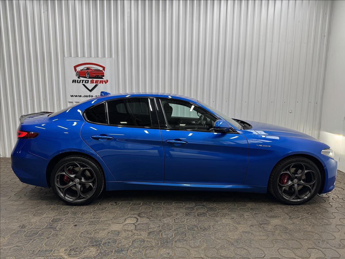 alfa-romeo-giulia-206kw-q4-veloce-1-majitel - 9