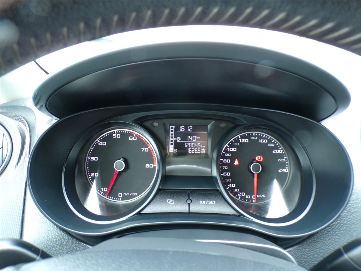 seat-ibiza-1-4-16v-navi-digi-klima-serviska - 7