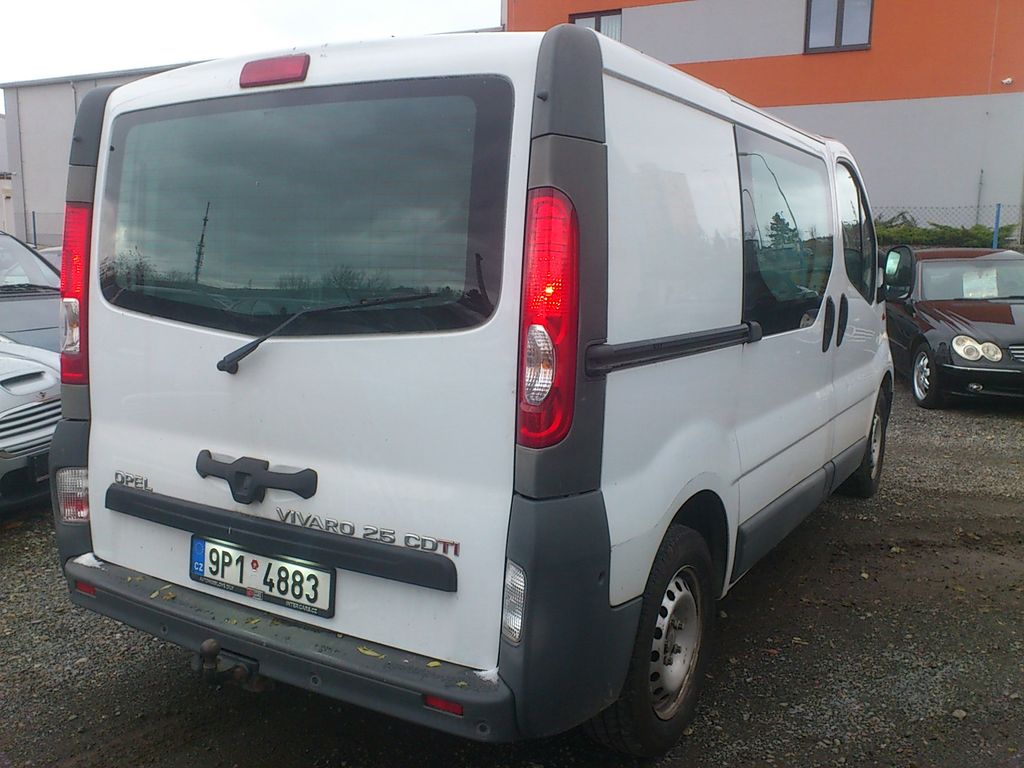 opel-vivaro-2-5-cdti-107kw - 2