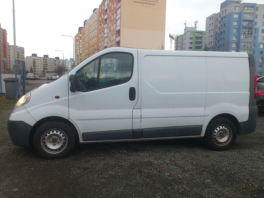 opel-vivaro-2-5-cdti-107kw - 4