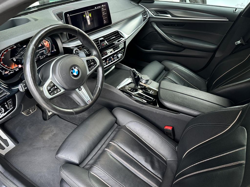 bmw-rada-5-540i-xdrive-laser-pano-tazne - 4
