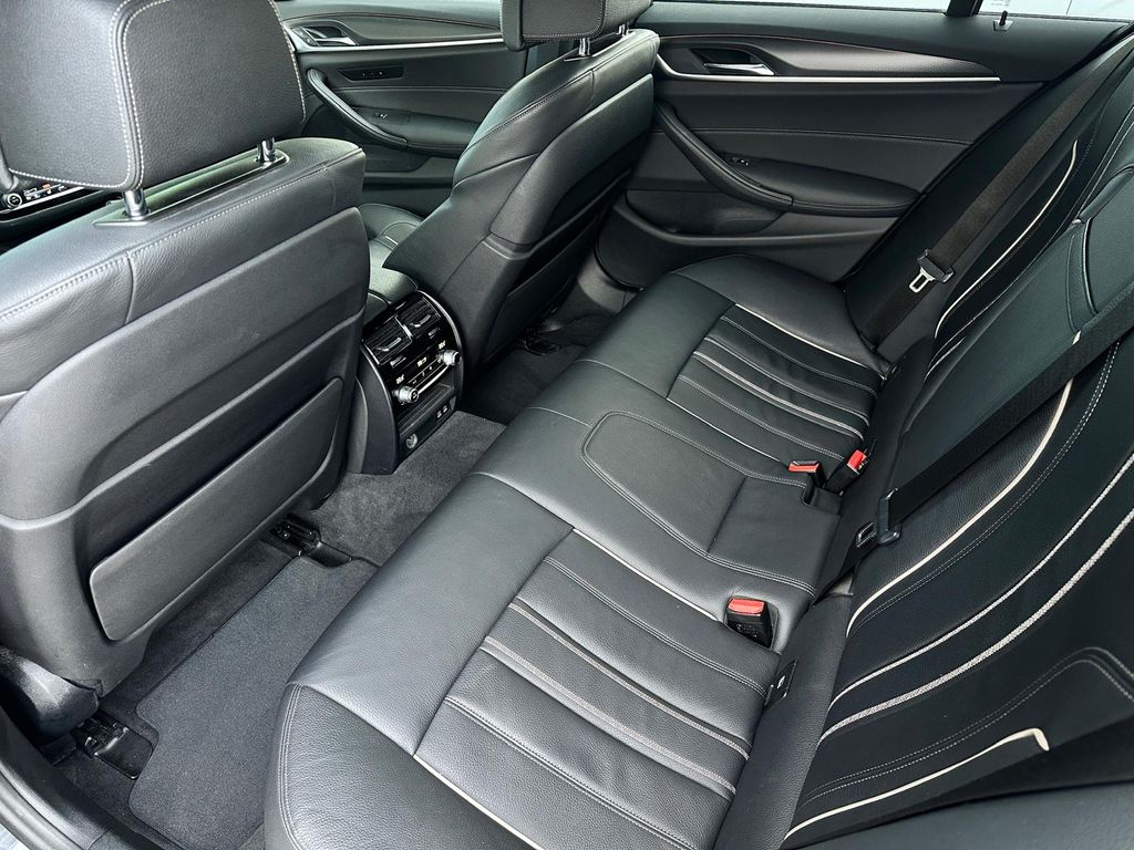 bmw-rada-5-540i-xdrive-laser-pano-tazne - 6