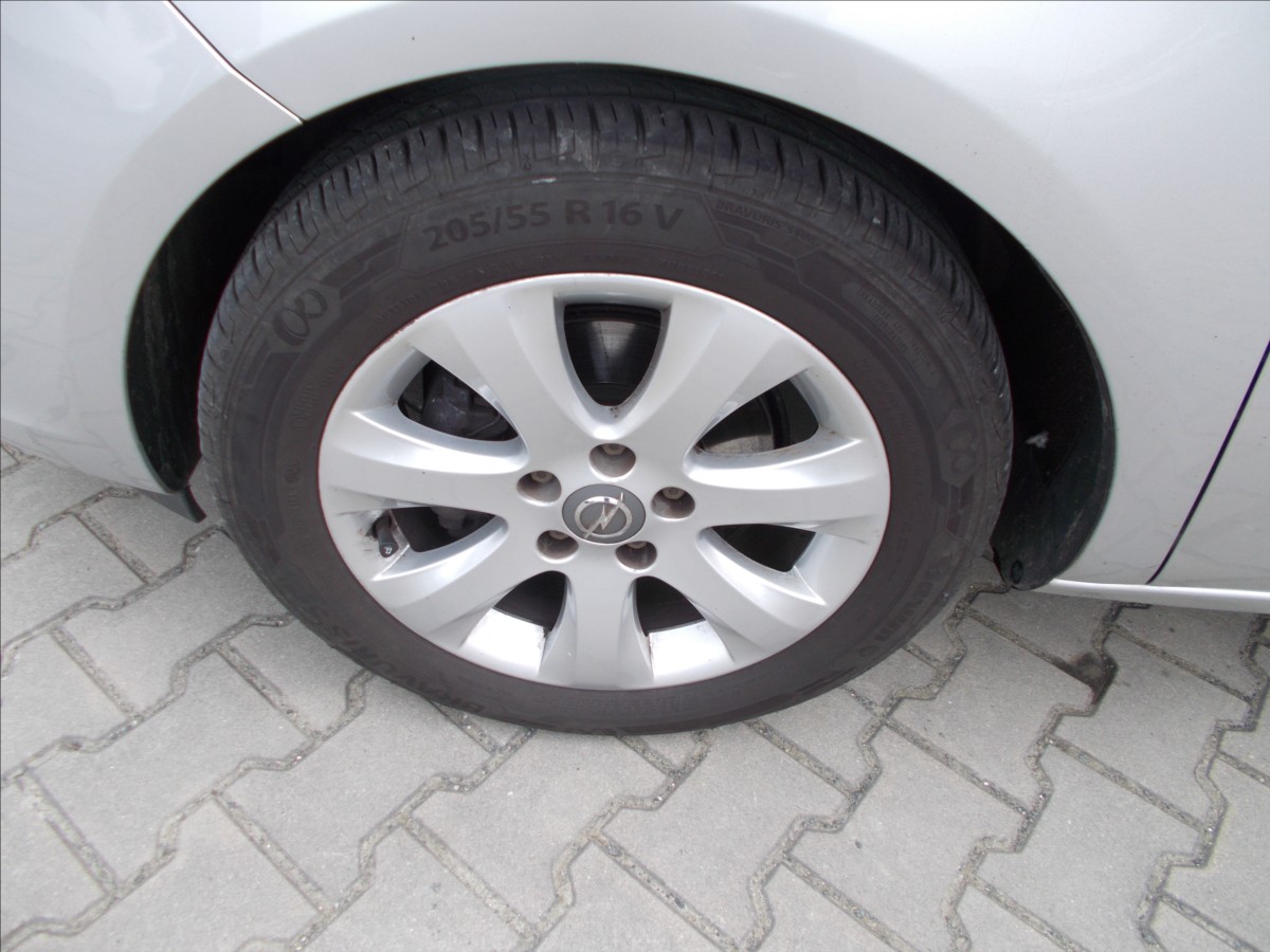 opel-meriva-1-4-t-88-kw-cr-93928-km-pekne - 4