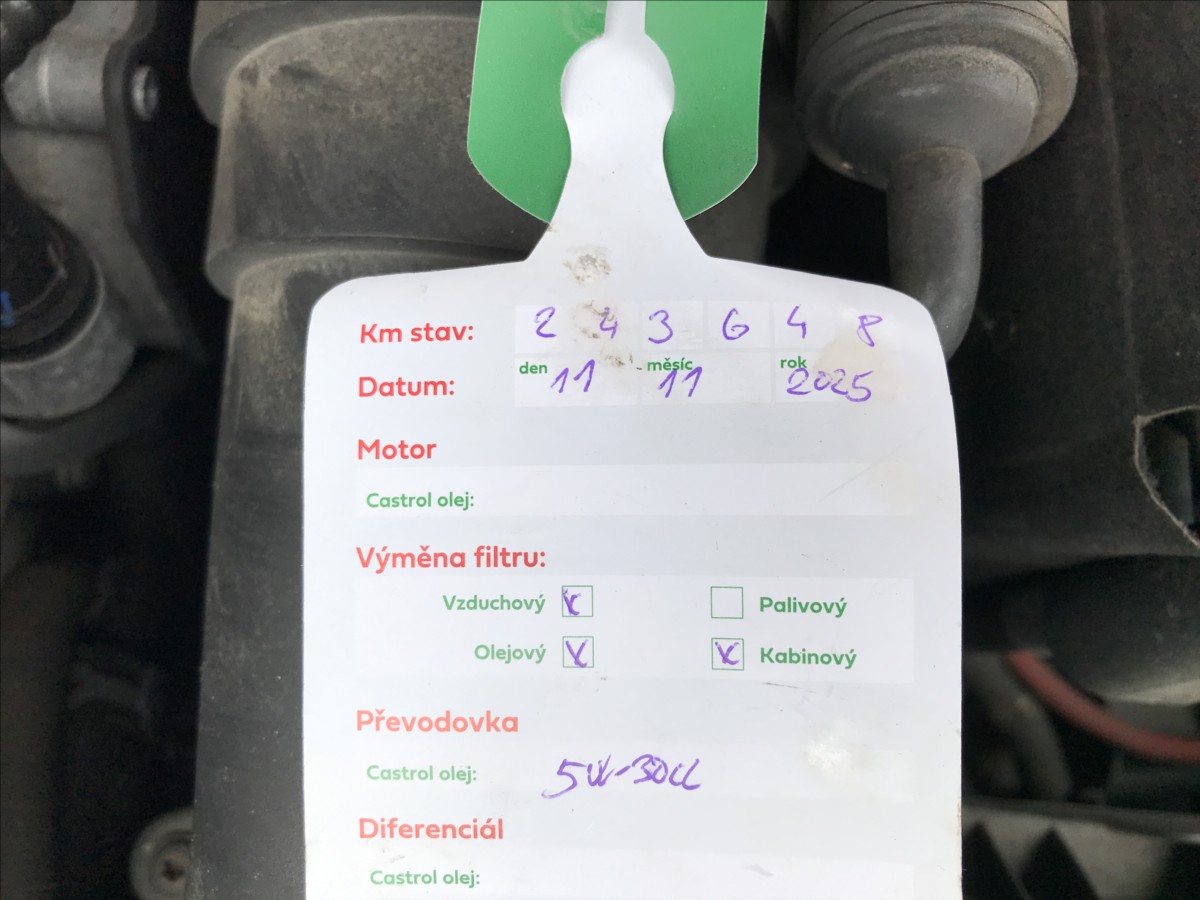 skoda-octavia-2-0-tdi-103kw-scout-combi-4x4 - 9