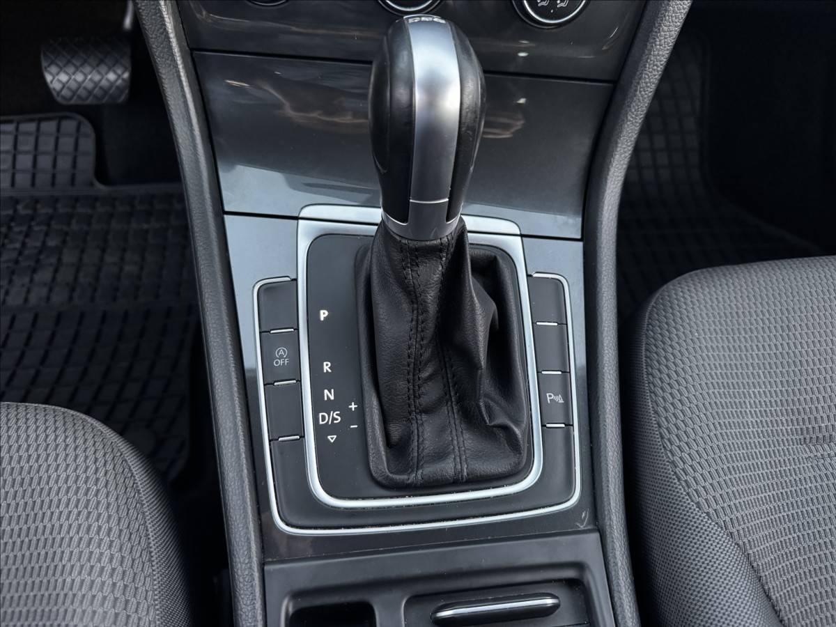 volkswagen-golf-tdi-dsg-comfortl-variant - 9