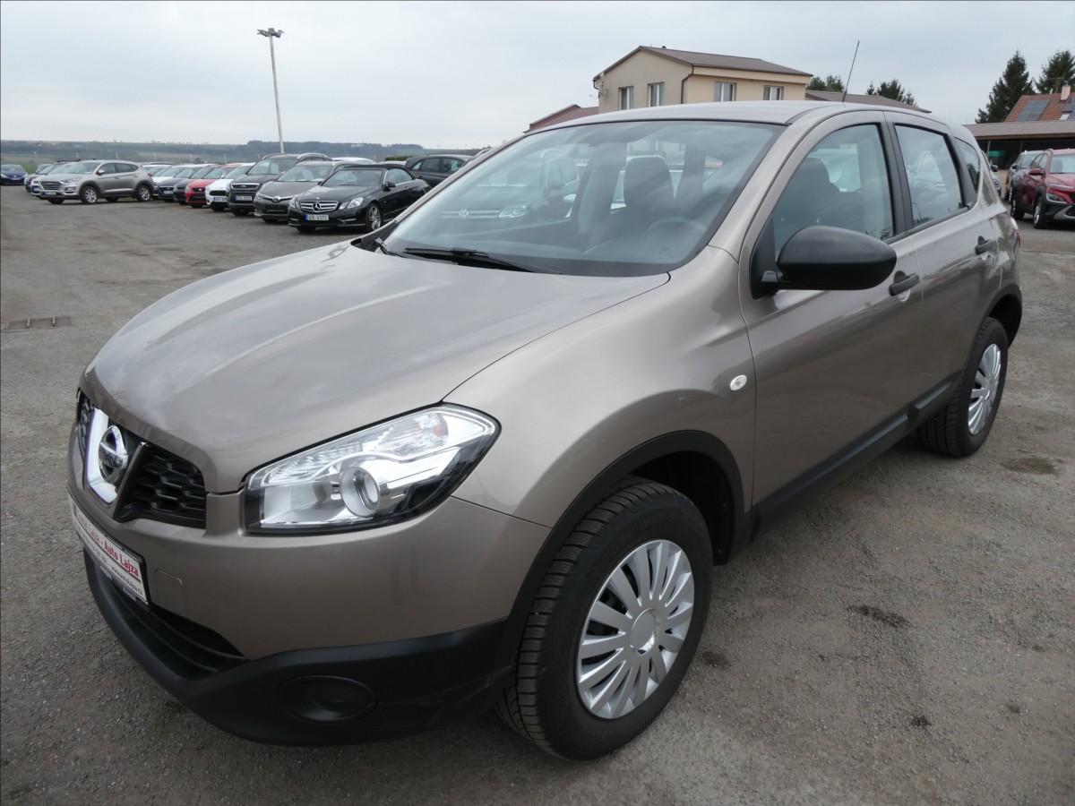 nissan-qashqai-1-5-dci-78kw-klima-2-majitel - 2