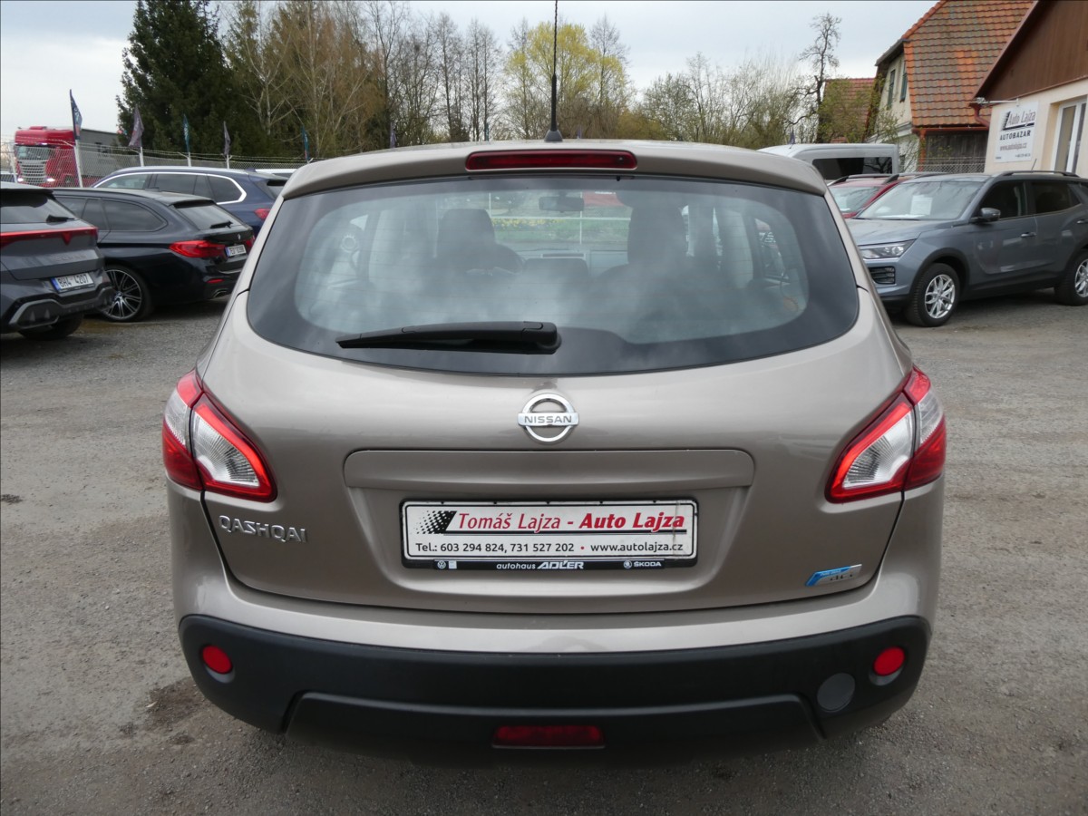 nissan-qashqai-1-5-dci-78kw-klima-2-majitel - 5