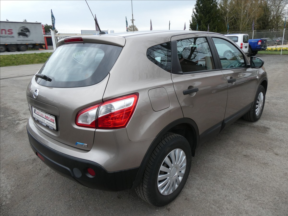 nissan-qashqai-1-5-dci-78kw-klima-2-majitel - 6