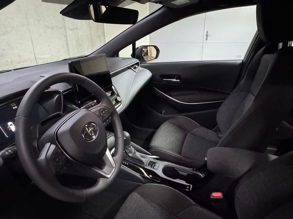 toyota-corolla-1-8-hybrid-ts-comfort-tech - 8