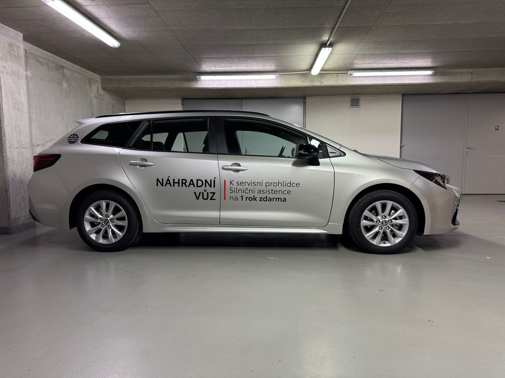 toyota-corolla-1-8-hybrid-ts-comfort-tech - 3