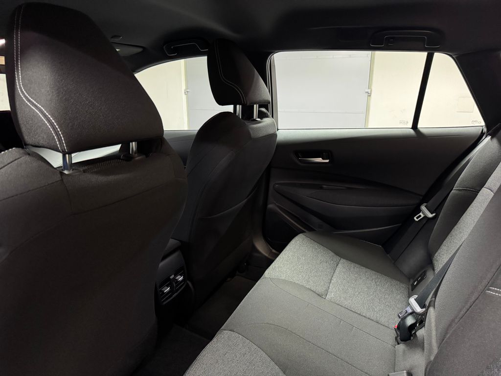toyota-corolla-1-8-hybrid-ts-comfort-tech - 9