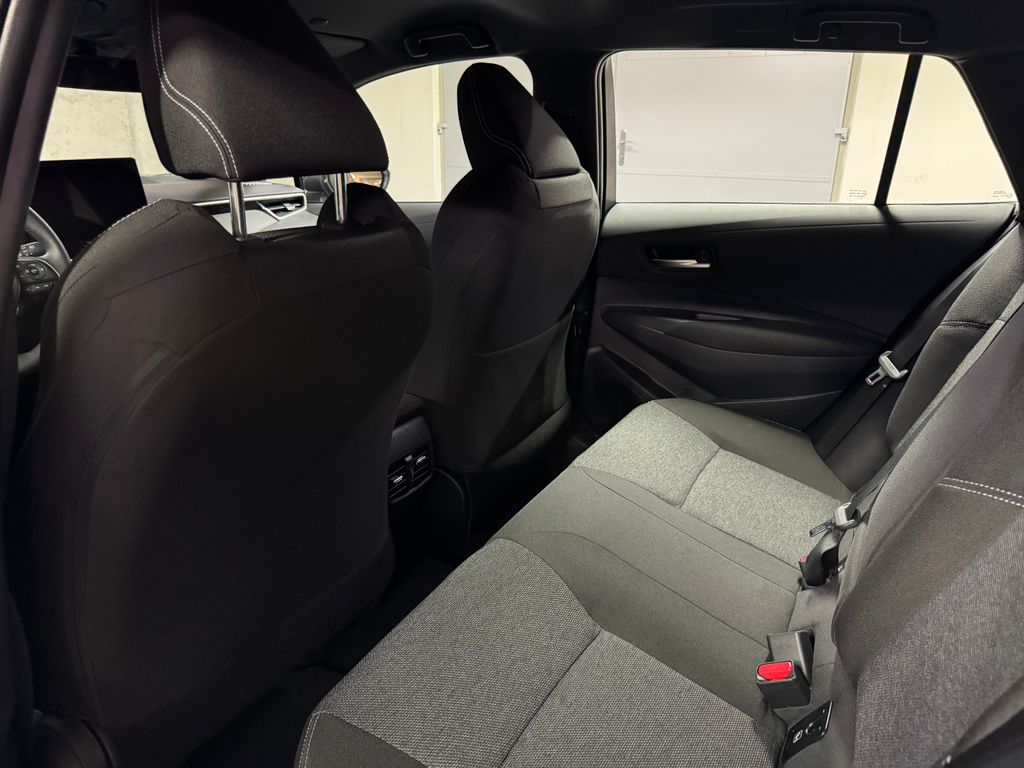 toyota-corolla-1-8-hybrid-ts-comfort-tech - 9