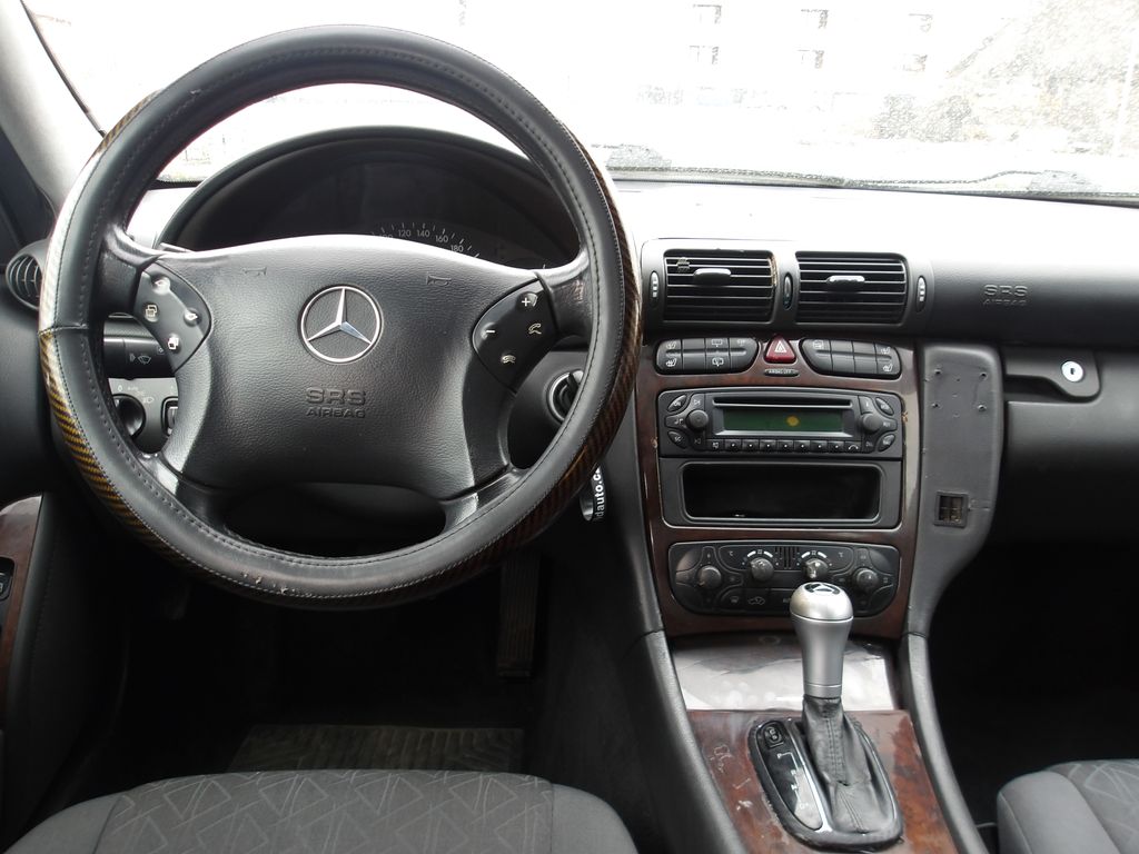 mercedes-benz-tridy-c-2-2cdi-105kw-automat - 7