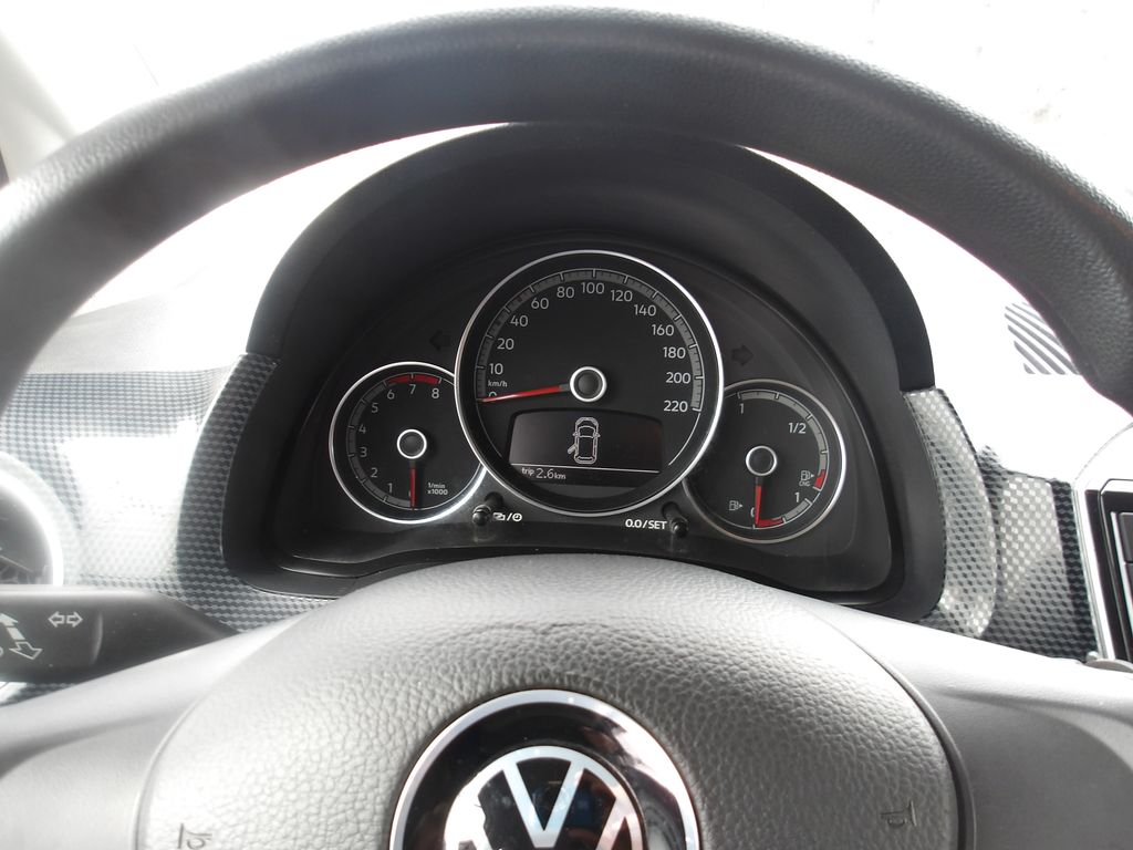 volkswagen-up-1-0i-50-kw-cng-nove-v-cr - 9