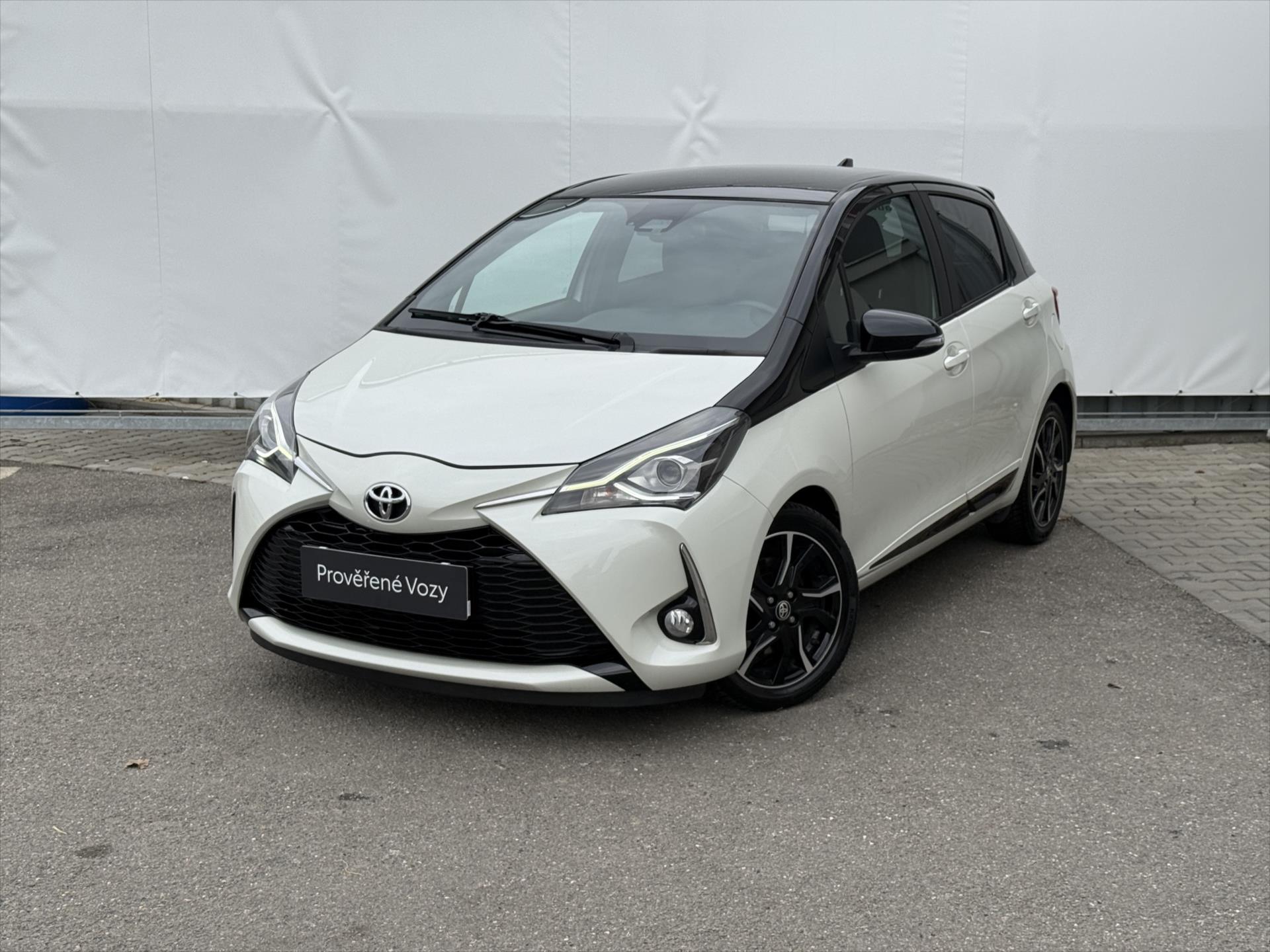 Toyota Yaris 1,5 Selection Smart - Rezervace
