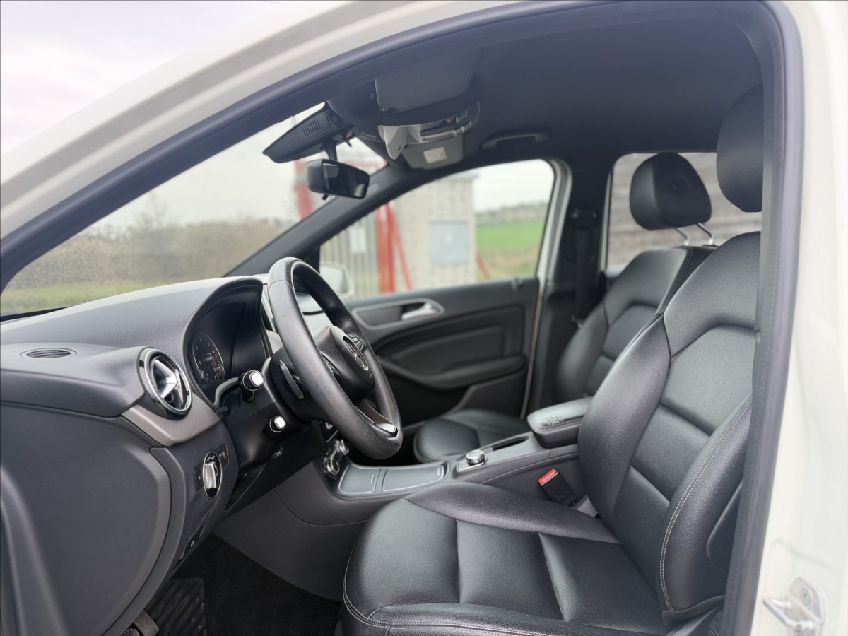 mercedes-benz-tridy-b-180cdi-navi-automat - 8