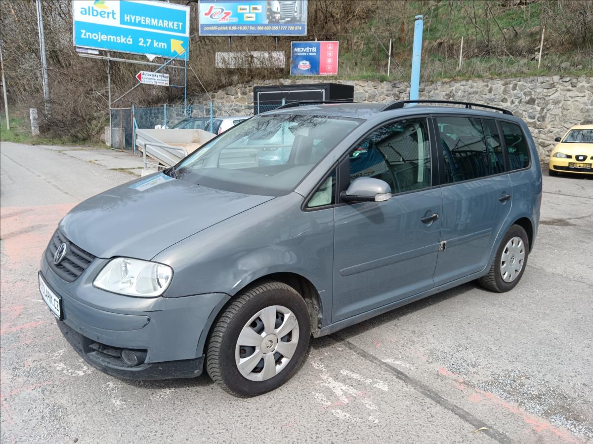 volkswagen-touran-1-9-tdi-conceptline - 2