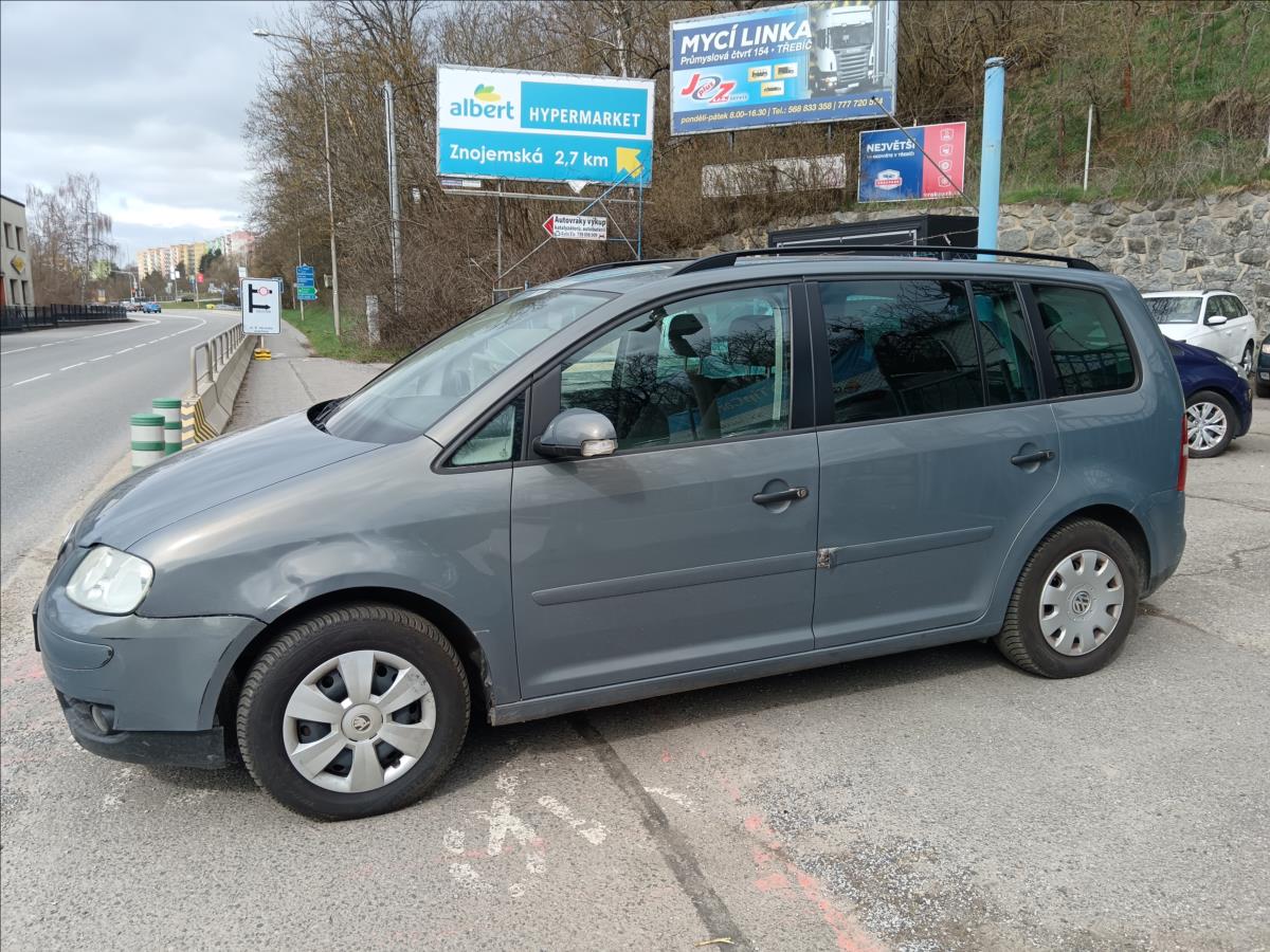 volkswagen-touran-1-9-tdi-conceptline - 3