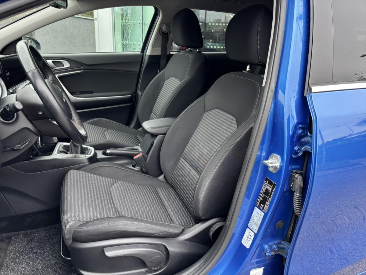 kia-ceed-1-5-tgdi-118kw-top-zaruka-navi - 9