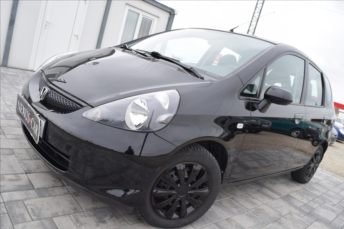 Honda Jazz 1,3 i 57KW NOVÁ STK NÍZKÉ KM