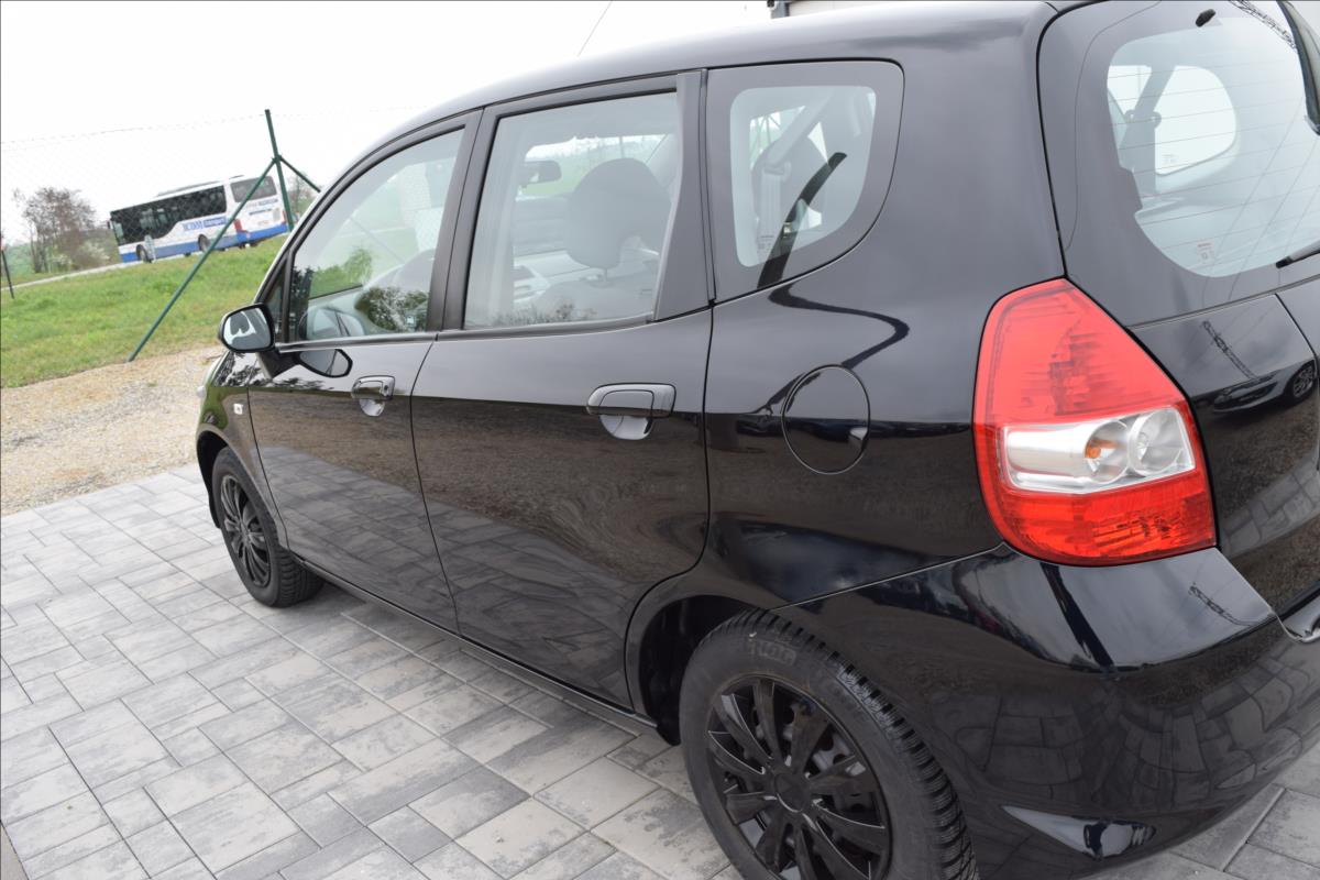 honda-jazz-1-3-i-57kw-nova-stk-nizke-km - 5