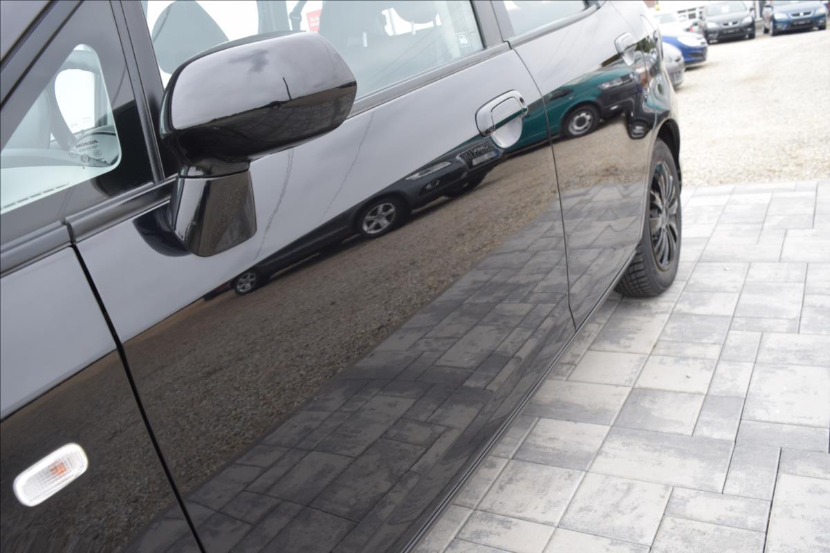 honda-jazz-1-3-i-57kw-nova-stk-nizke-km - 6