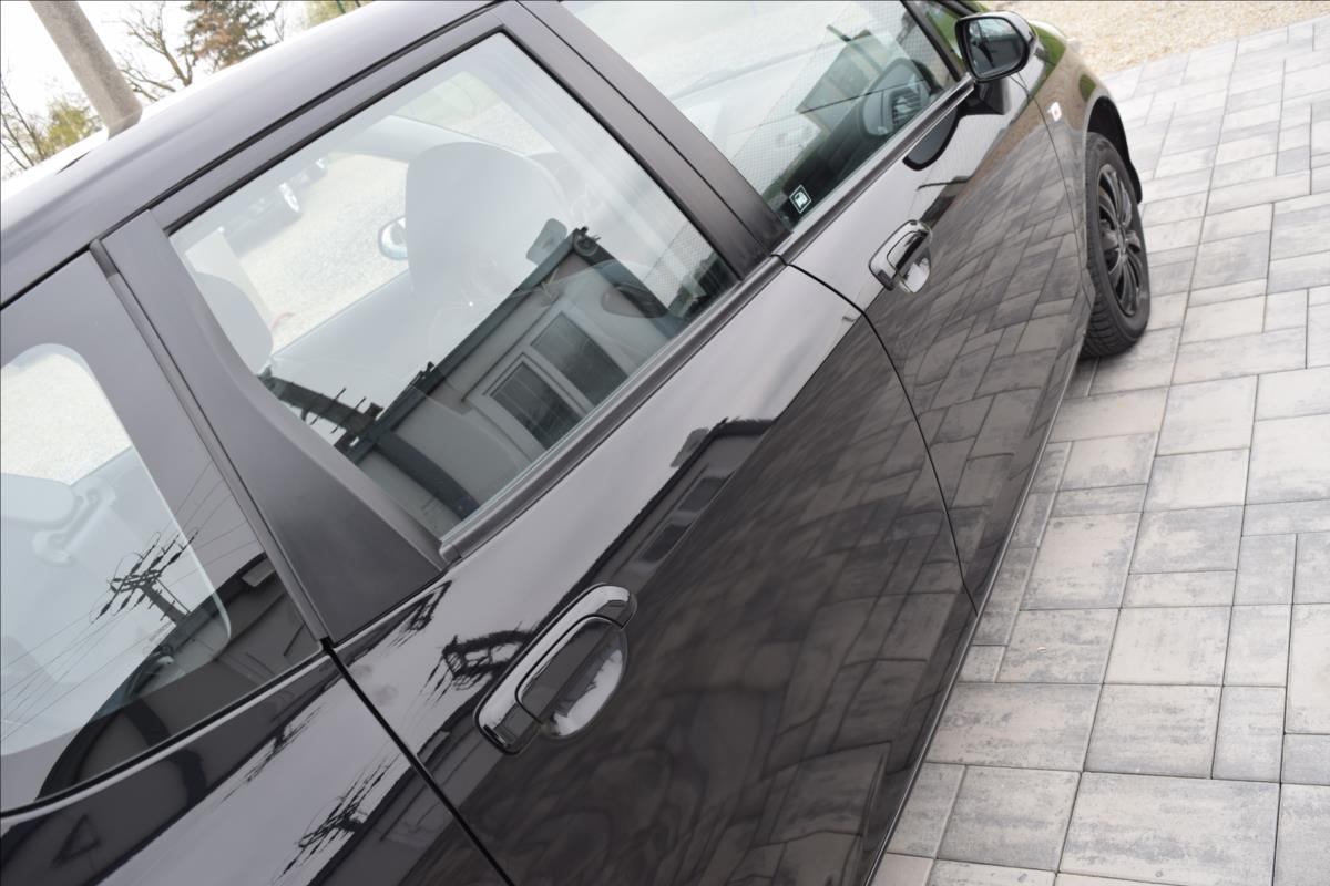 honda-jazz-1-3-i-57kw-nova-stk-nizke-km - 8